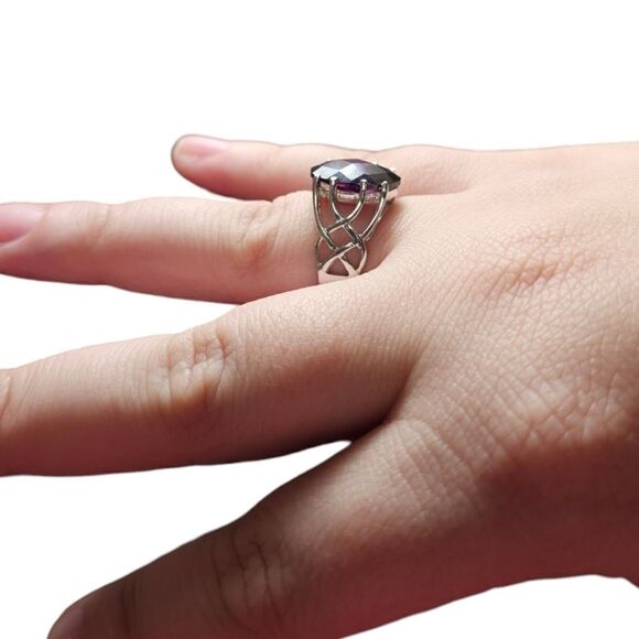 925 Sterling Silver Glass Amethyst Victorian Gemstone Ring (Size 8) - Picture 6 of 16